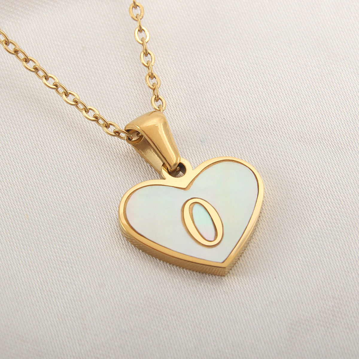 26 Letter Heart-Shaped Necklace - Personalized White Shell Clavicle Chain