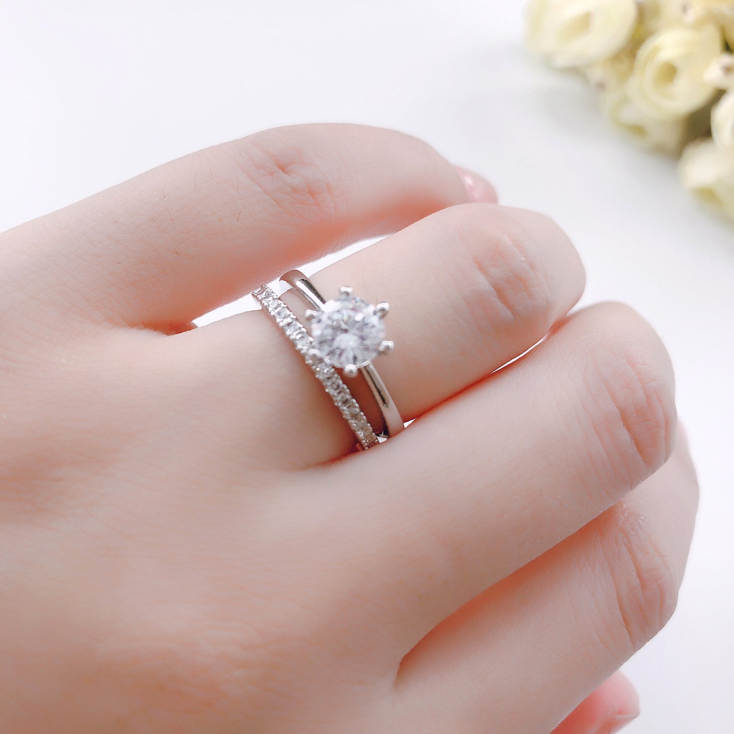 Elegant Six-Claw Zircon Gold Plated Ring