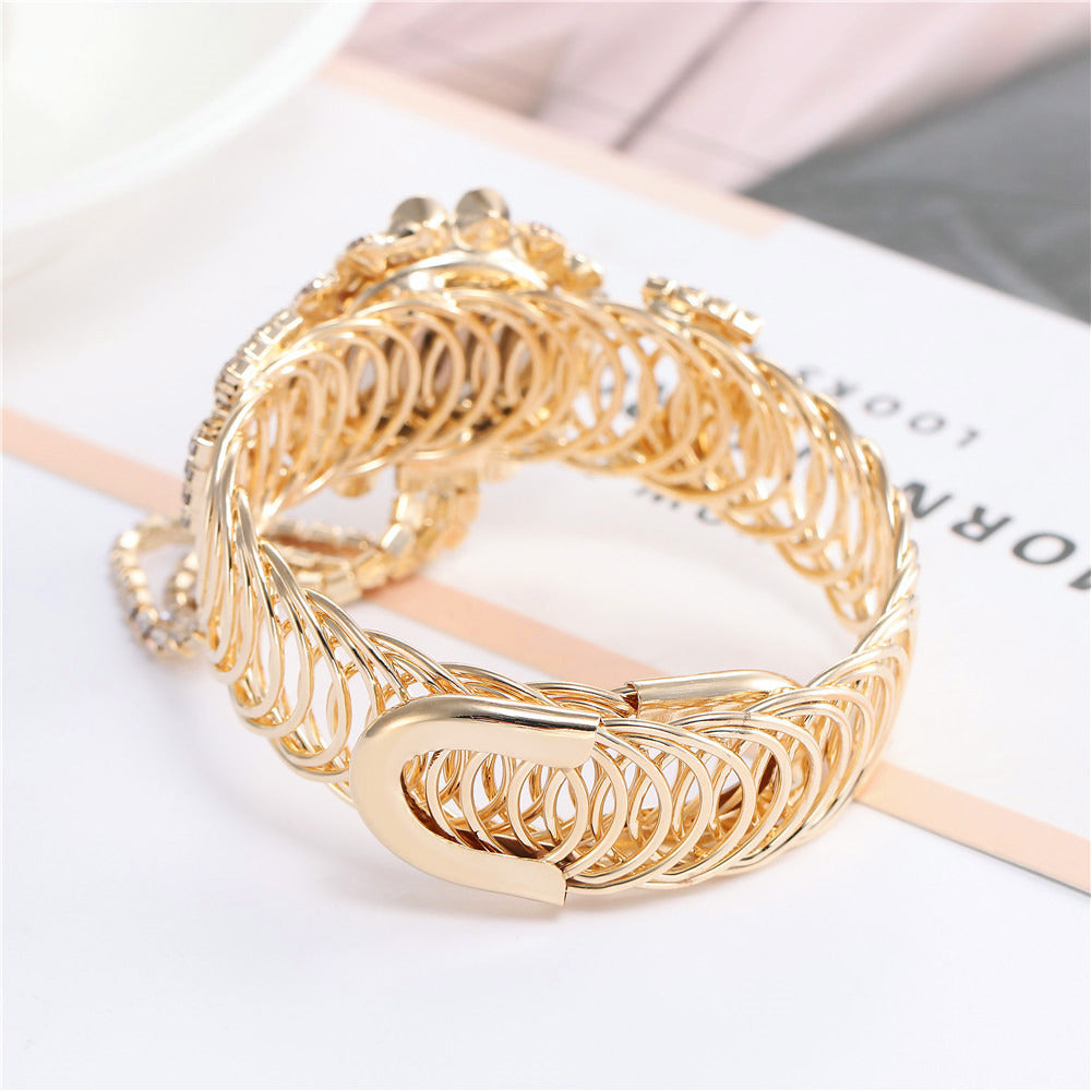 Sparkling Diamond Claw Chain Quartz Watch for Women