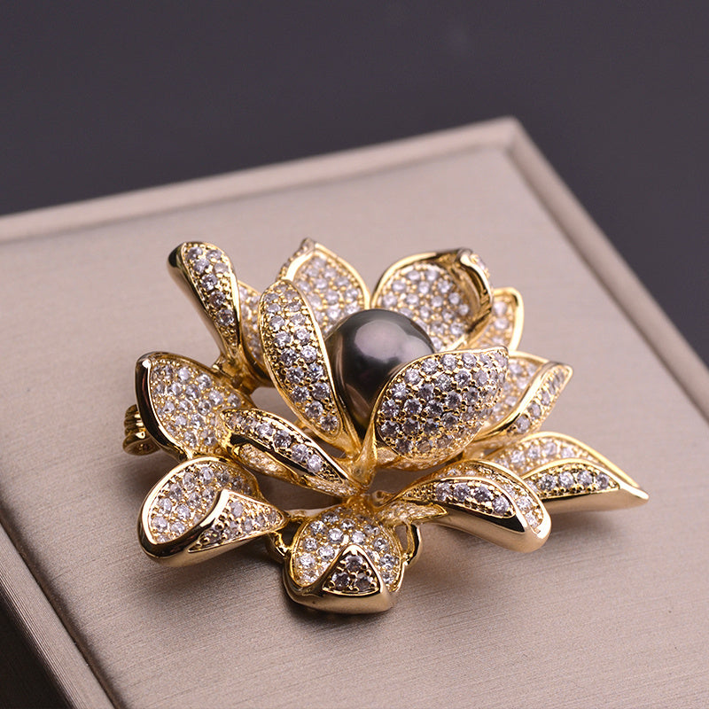Elegant Freshwater Pearl Brooch