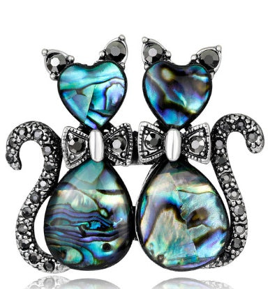 Dazzling Shell Cat Brooch
