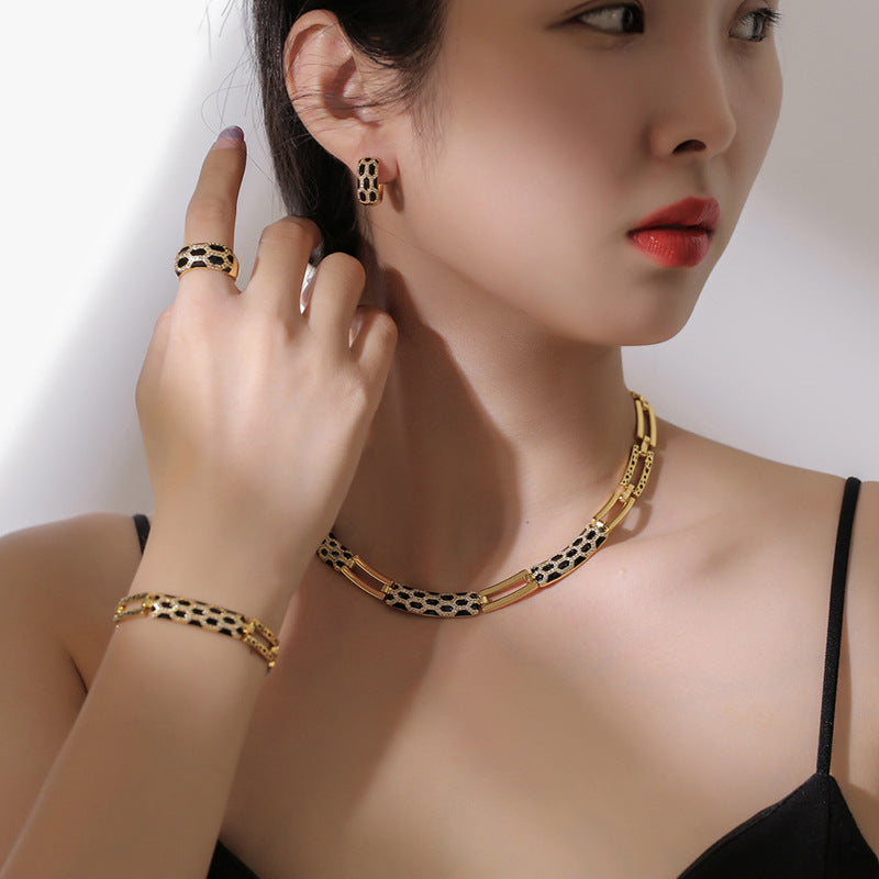 Elegant Crystal Jewelry Set with 18K Gold Plating