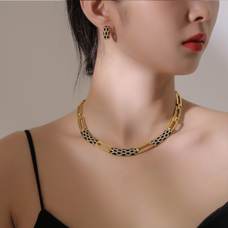 Elegant Crystal Jewelry Set with 18K Gold Plating