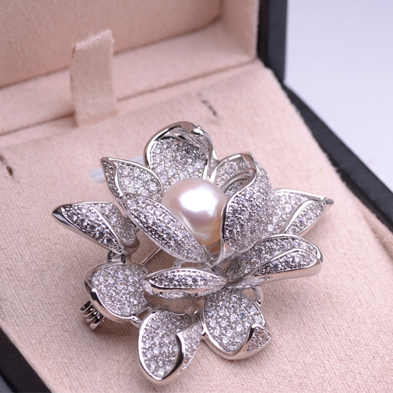 Elegant Freshwater Pearl Brooch