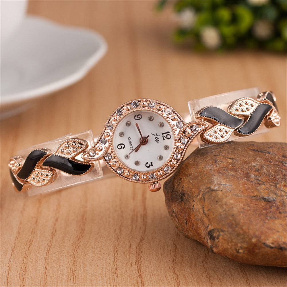 Women's Trendy Leaf Bracelet Quartz Watch
