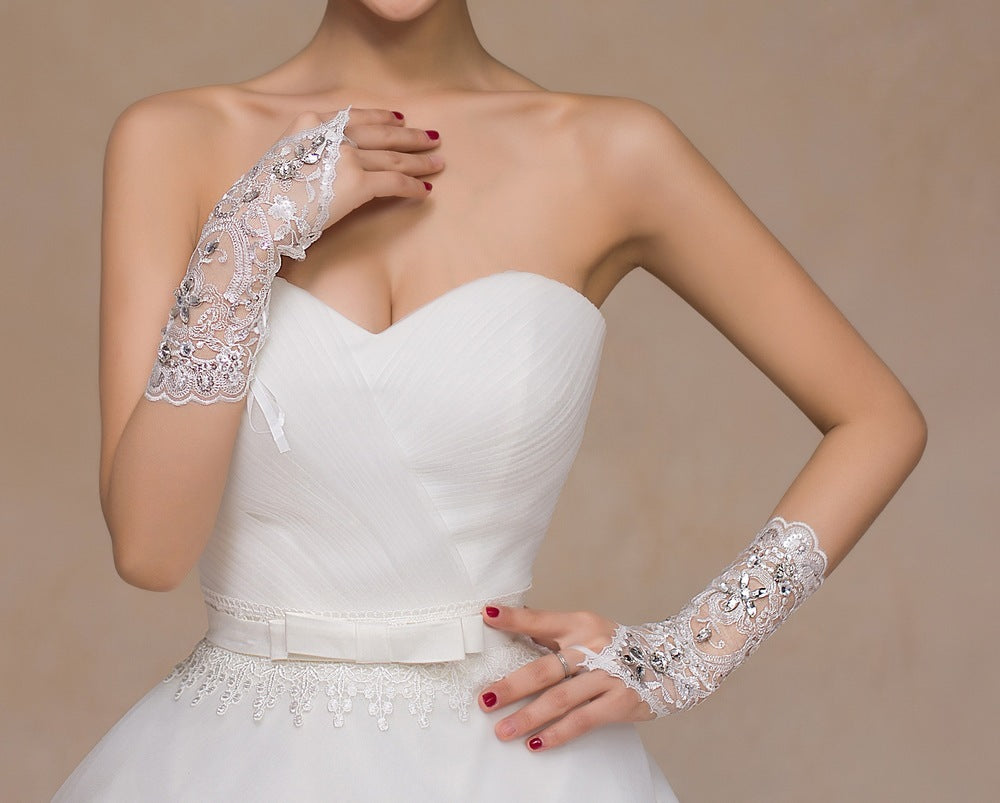 Elegant Embroidered Floral Bridal Gloves