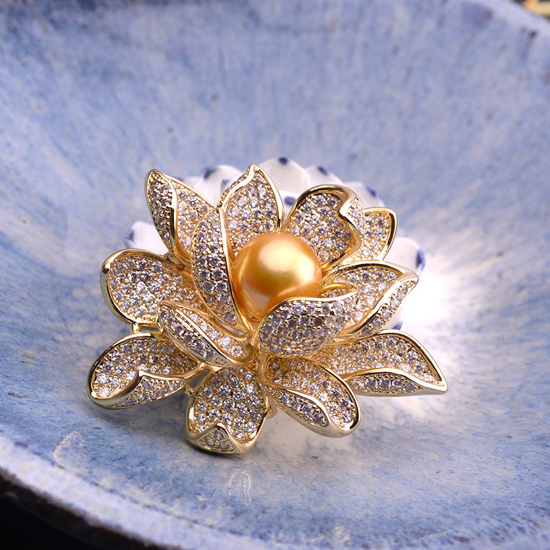 Elegant Freshwater Pearl Brooch