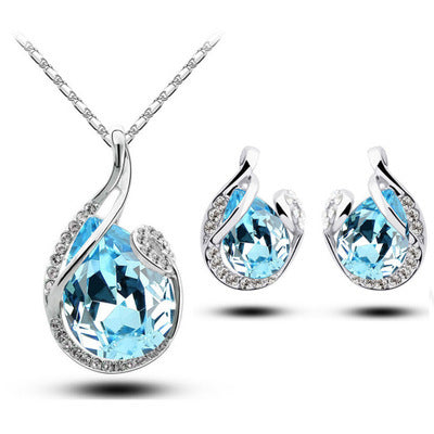 Dazzling Rhinestone Earring & Necklace Set