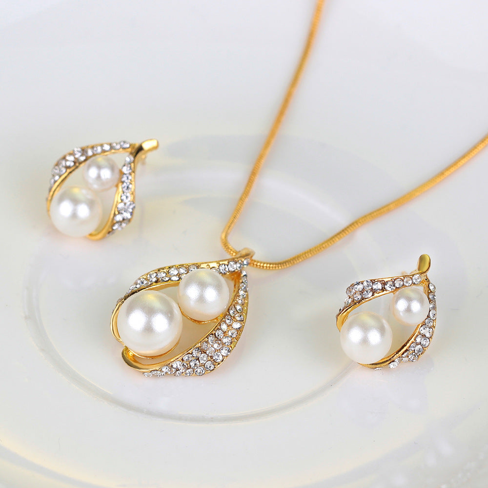 Sophisticated Pearl Trio Jewelry Set
