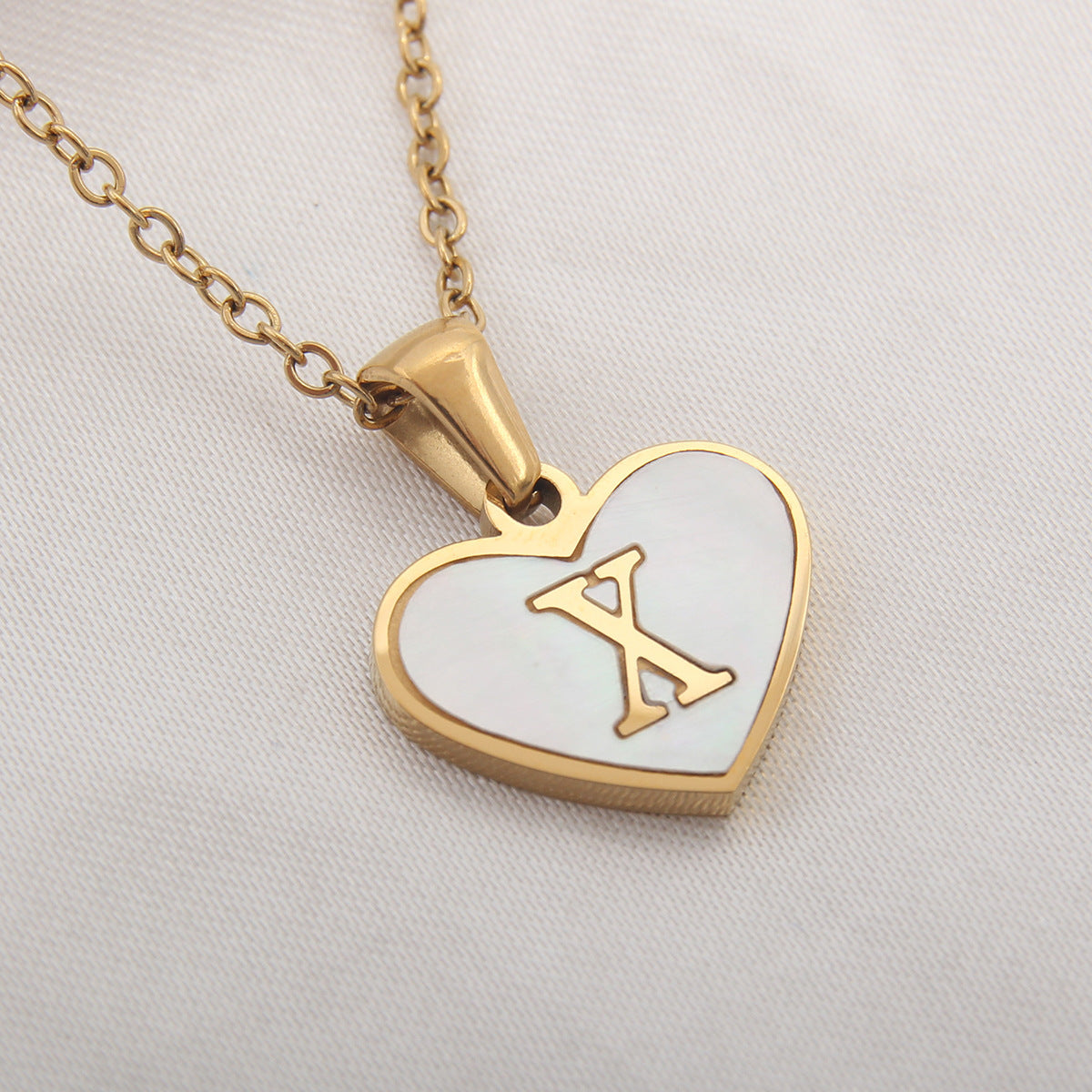 26 Letter Heart-Shaped Necklace - Personalized White Shell Clavicle Chain