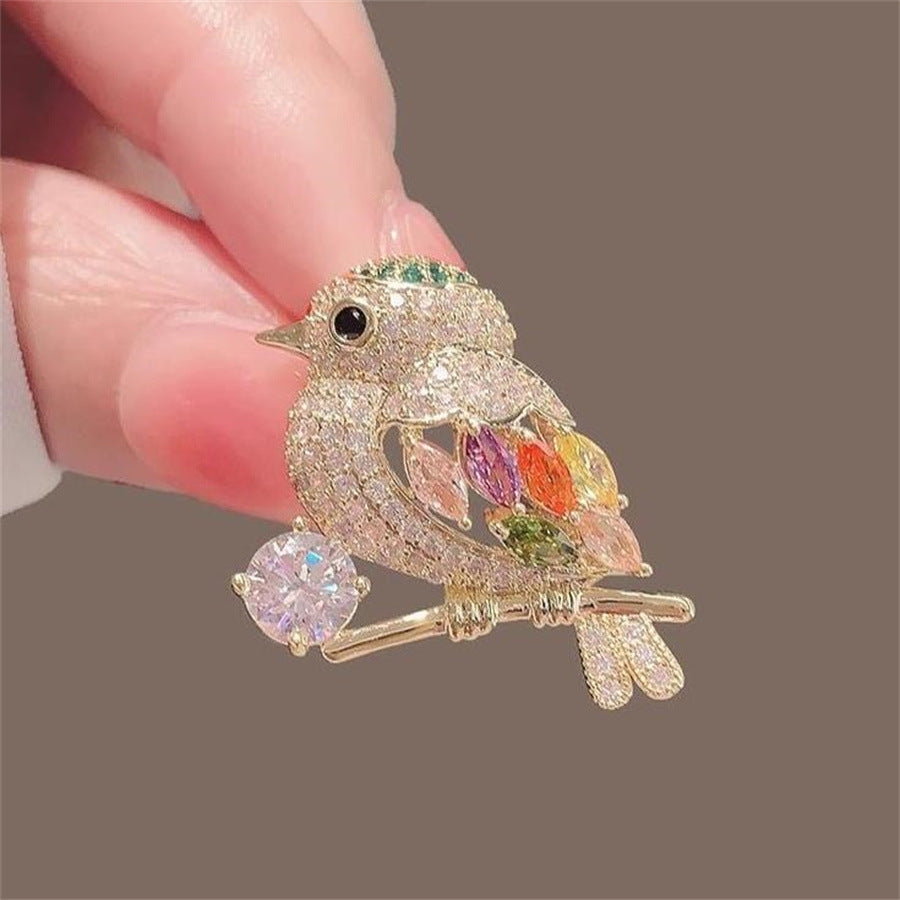 Full Diamond Magpie Bird Brooch