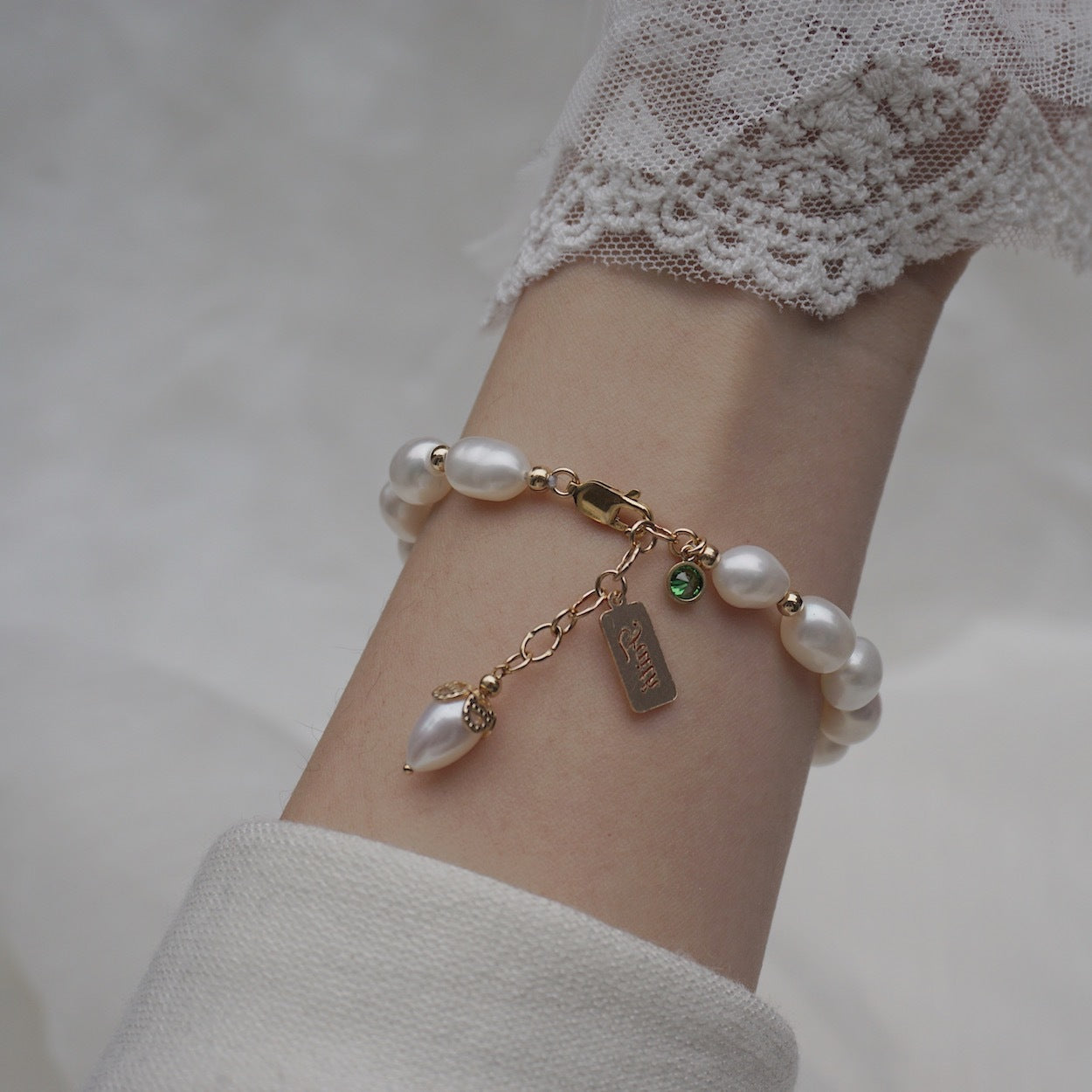 Zircon Pearl Floral Bracelet