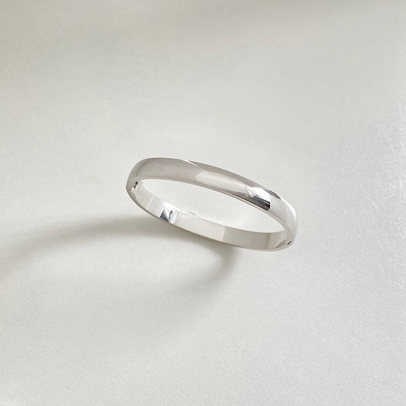 Sleek Gold-Plated Stainless Steel Buckle Bracelet