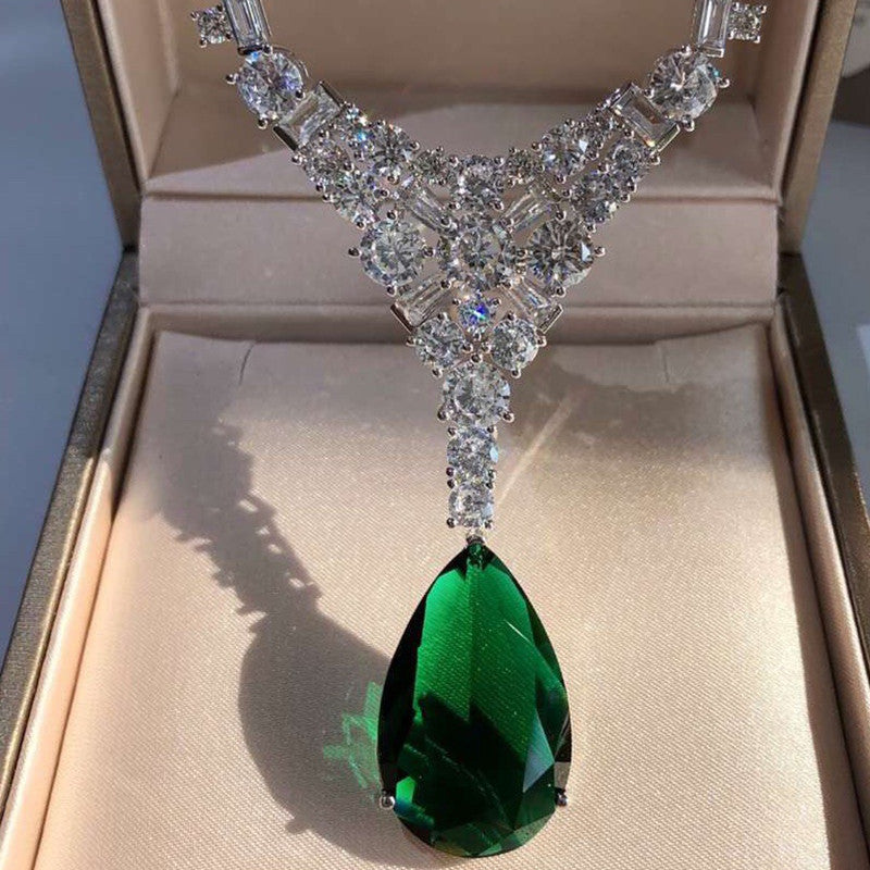 Exquisite Emerald & Moissanite Drop Pendant Necklace