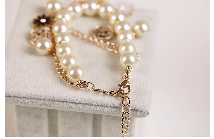 Exquisite Pearl Charm Bracelet
