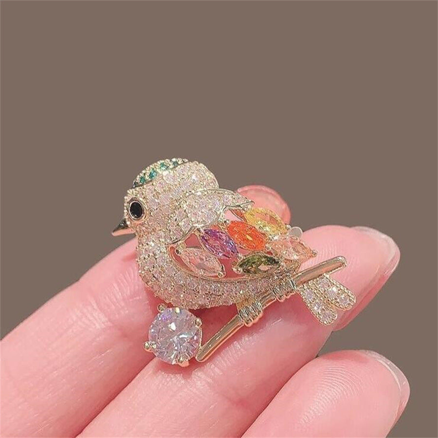 Full Diamond Magpie Bird Brooch