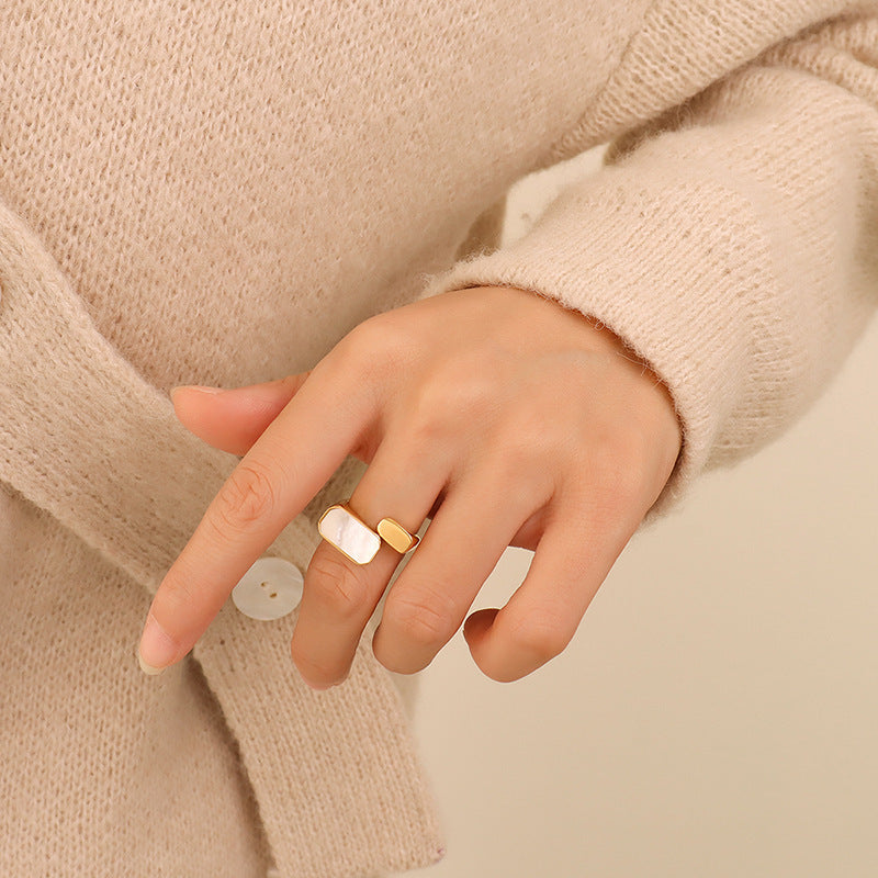 White Seashell Vintage Ring