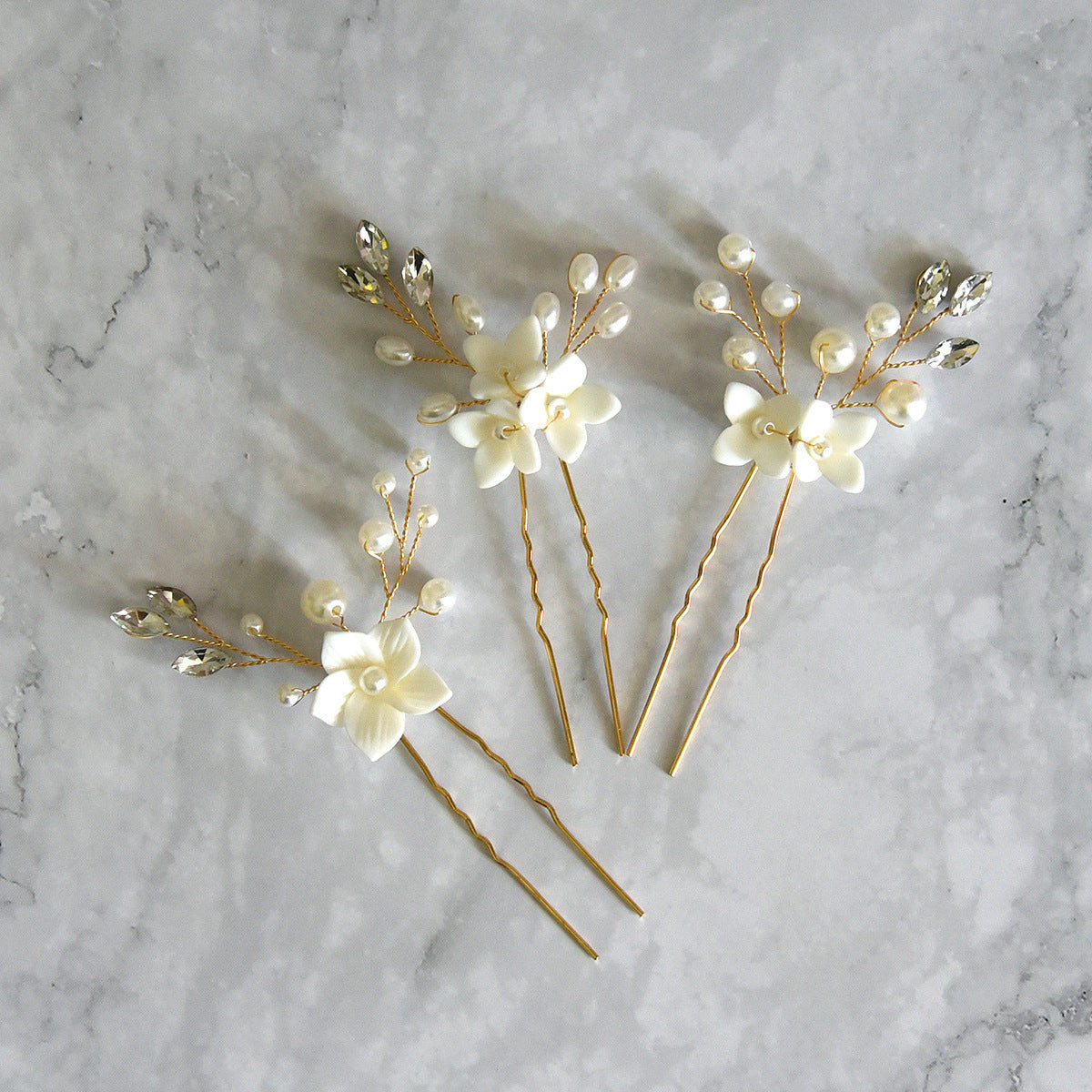 White Flower U-Shaped Hairpin Set