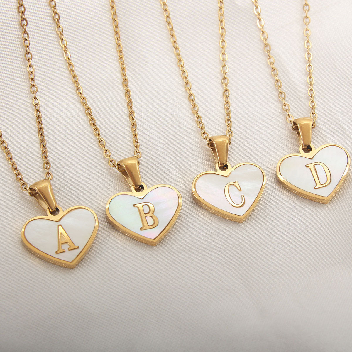 26 Letter Heart-Shaped Necklace - Personalized White Shell Clavicle Chain