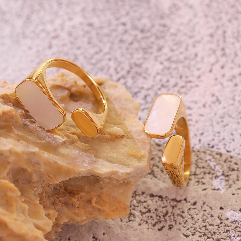 White Seashell Vintage Ring