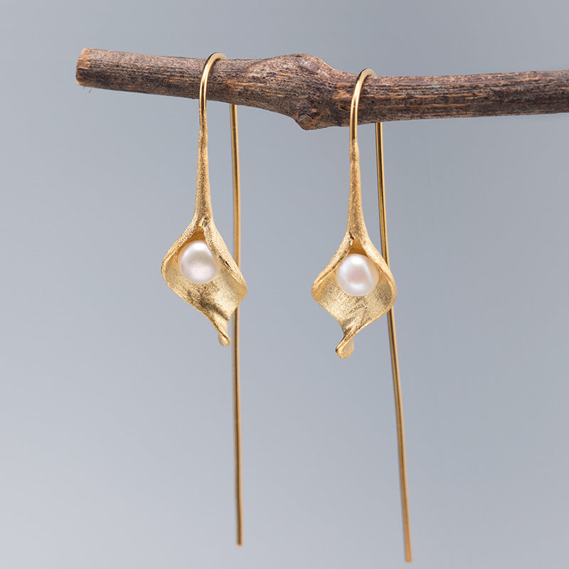 Lily Pearl Earrings