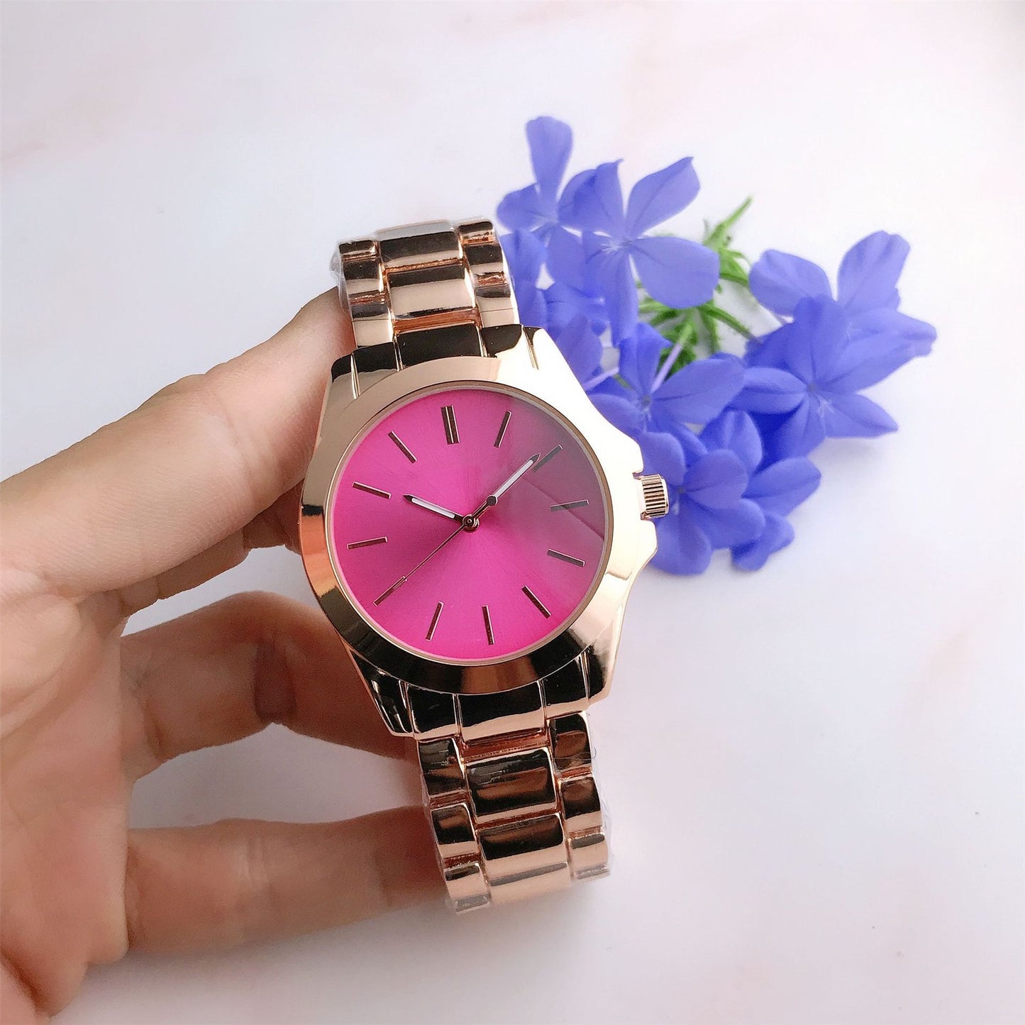 Elegant Minimalist Quartz Wrist Watch
