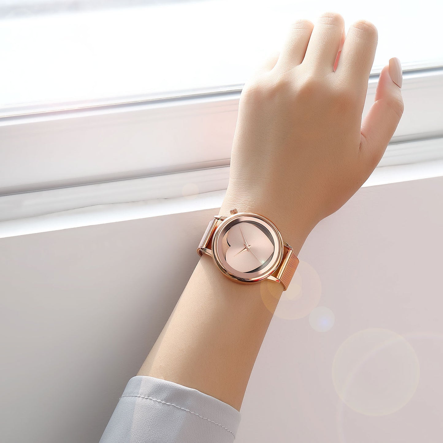 Elegant Heart-Shaped Hollow Out Quartz Watch