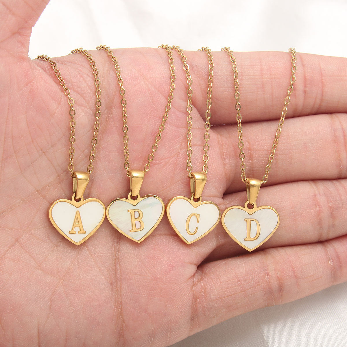 26 Letter Heart-Shaped Necklace - Personalized White Shell Clavicle Chain