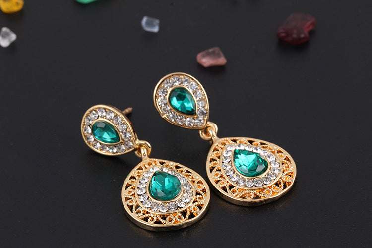 Dazzling Crystal Earrings and Necklace Set