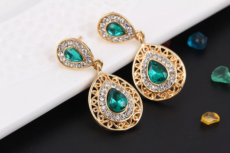 Dazzling Crystal Earrings and Necklace Set