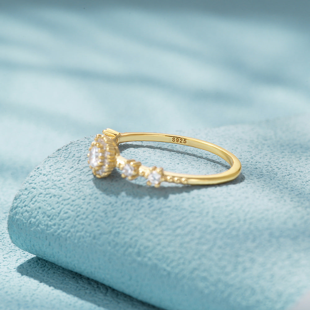 Exquisite Floral Rhinestone 925 Silver Proposal Ring