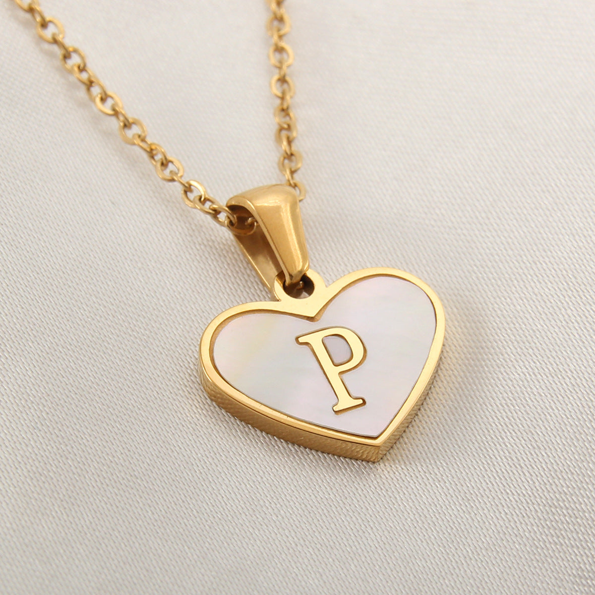 26 Letter Heart-Shaped Necklace - Personalized White Shell Clavicle Chain