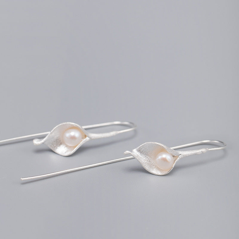 Lily Pearl Earrings