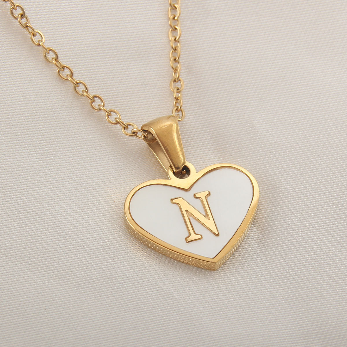 26 Letter Heart-Shaped Necklace - Personalized White Shell Clavicle Chain