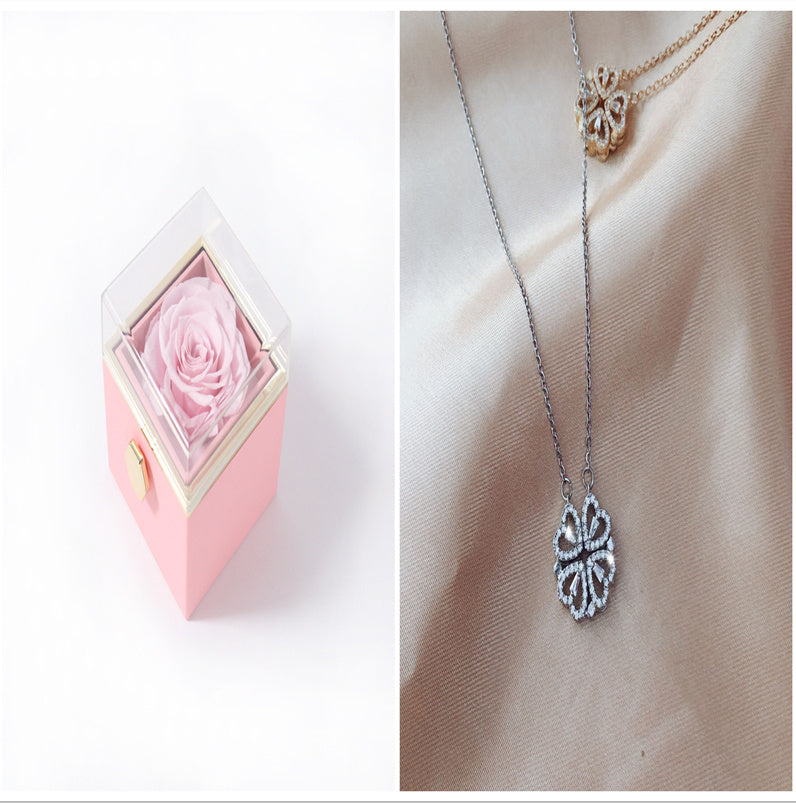 Magnetic Folding Heart-Shaped Four-Leaf Clover Pendant Necklace