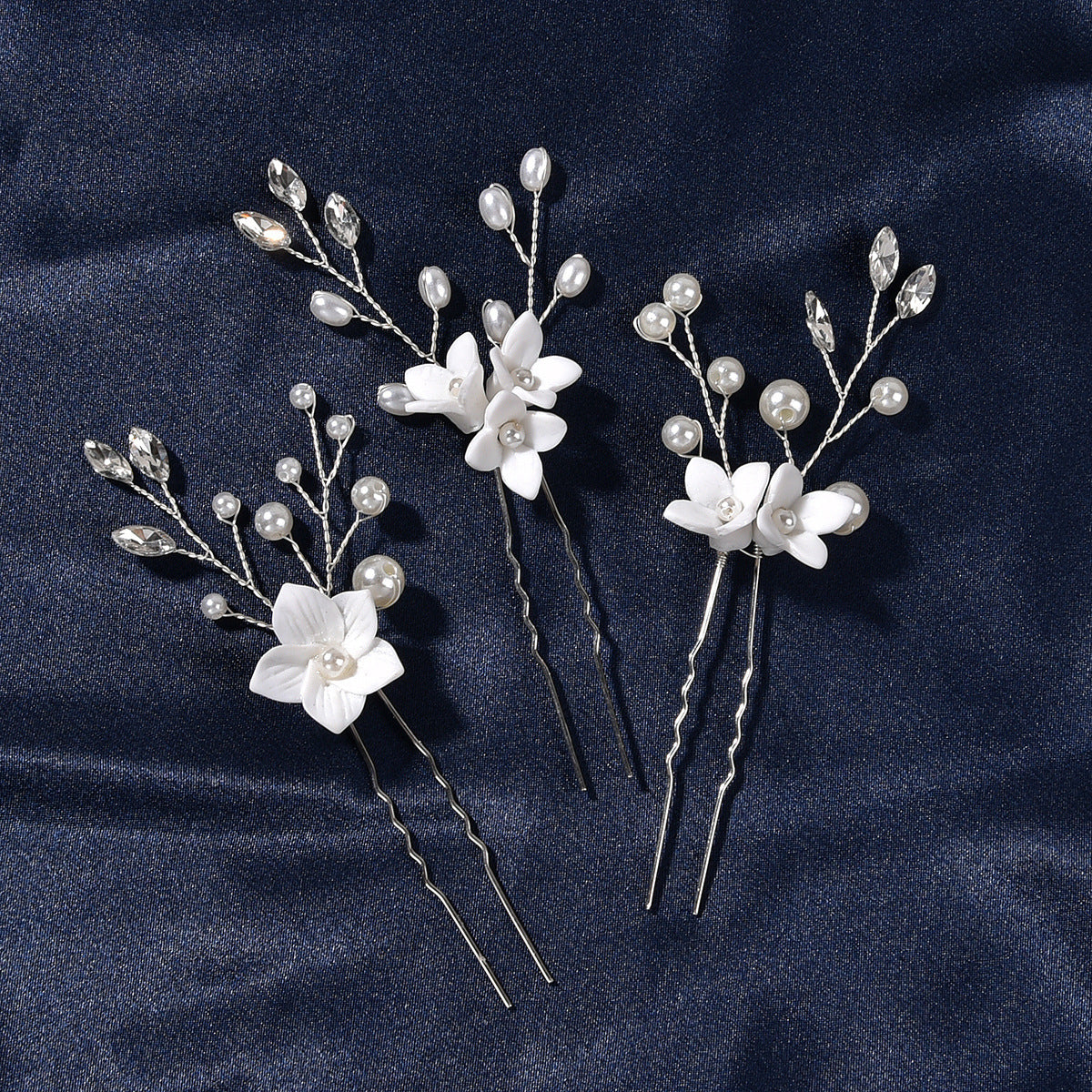 White Flower U-Shaped Hairpin Set