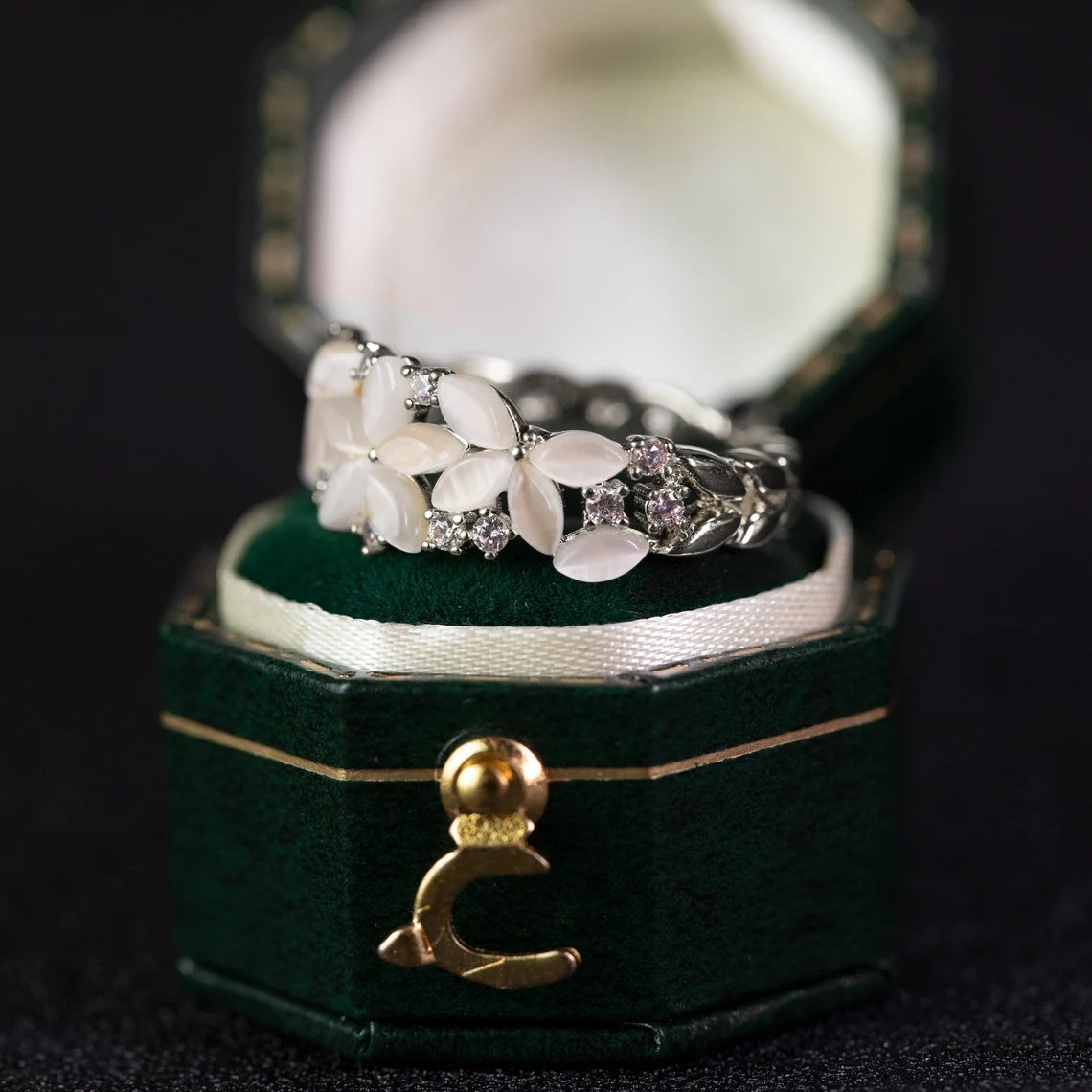 Elegant Floral Diamond Wedding Band