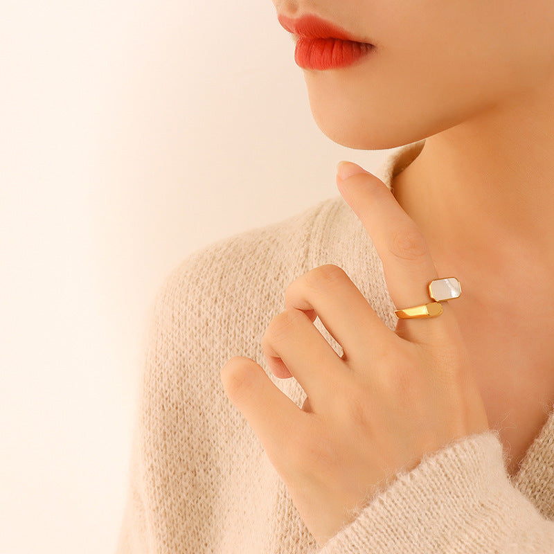 White Seashell Vintage Ring