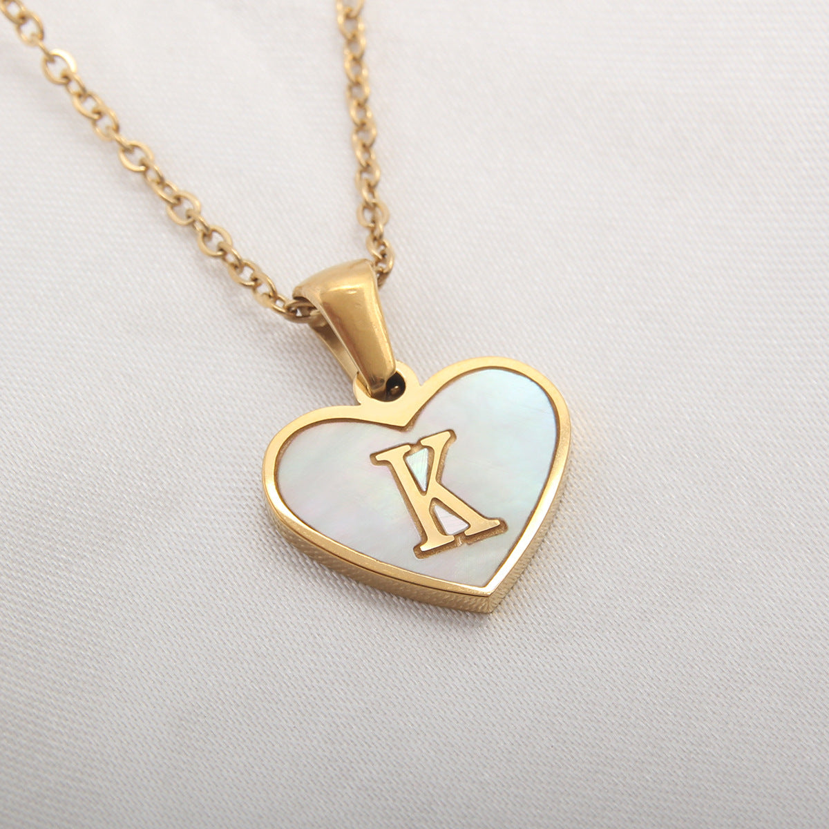 26 Letter Heart-Shaped Necklace - Personalized White Shell Clavicle Chain