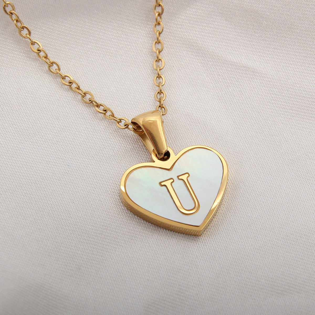 26 Letter Heart-Shaped Necklace - Personalized White Shell Clavicle Chain