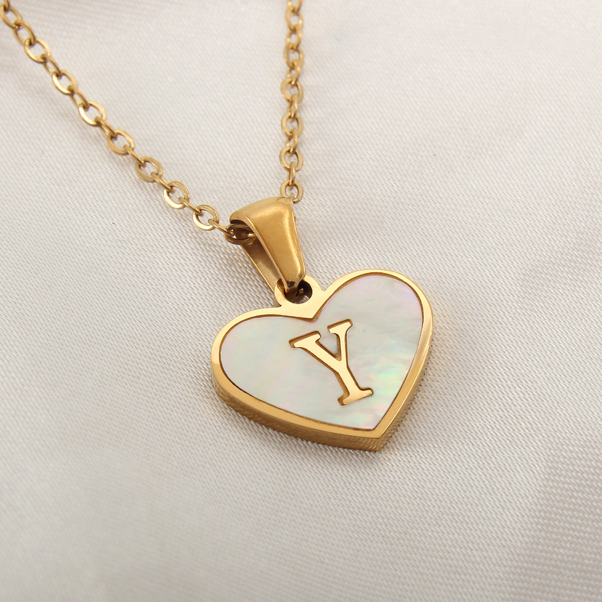 26 Letter Heart-Shaped Necklace - Personalized White Shell Clavicle Chain