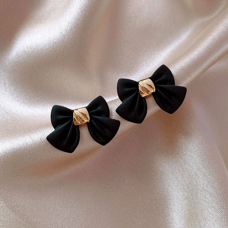 Elegant Pearl Bow Earrings