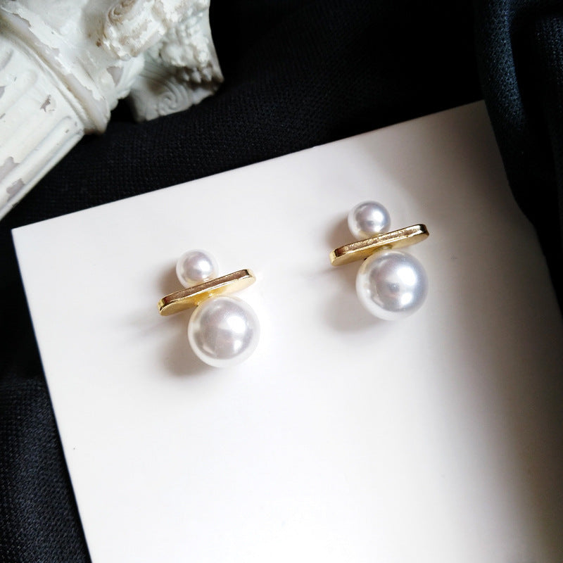 Elegant Pearl Bow Earrings