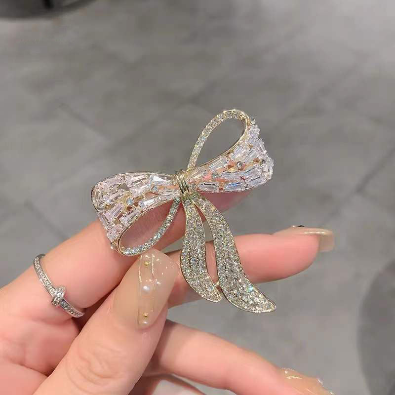 Korean Butterfly Bow Tie Zircon Rhinestone Brooch Simple Personality Fashion Pin Suit Anti-exposure Net Red Corsage