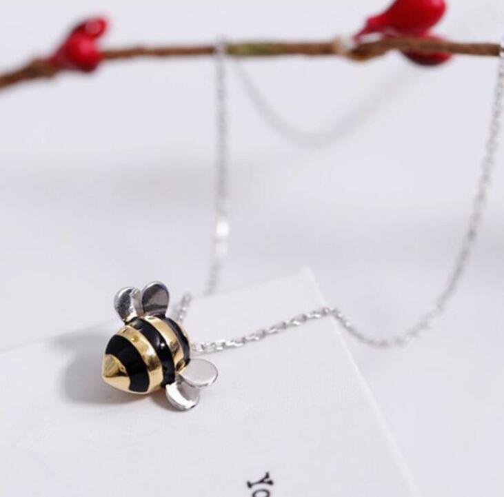 Korean Fashion Cute Bee Exquisite Creative Female Personality Pendant Necklace