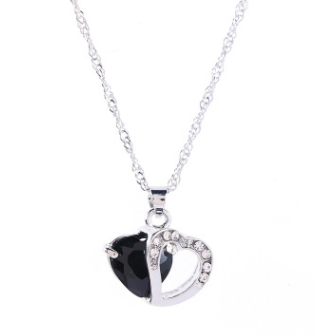 Lady Fashion Heart Pendant Necklace