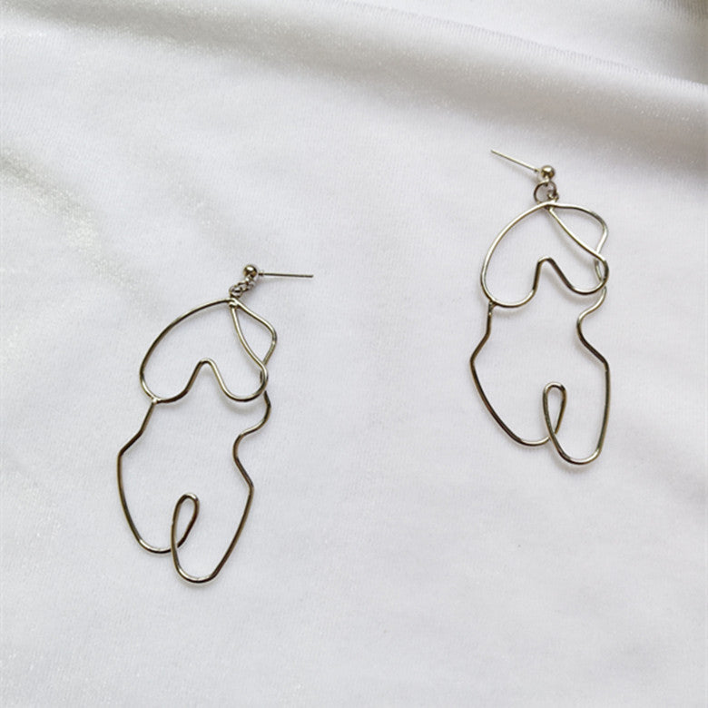 Exaggerated twisted body earrings earrings earrings