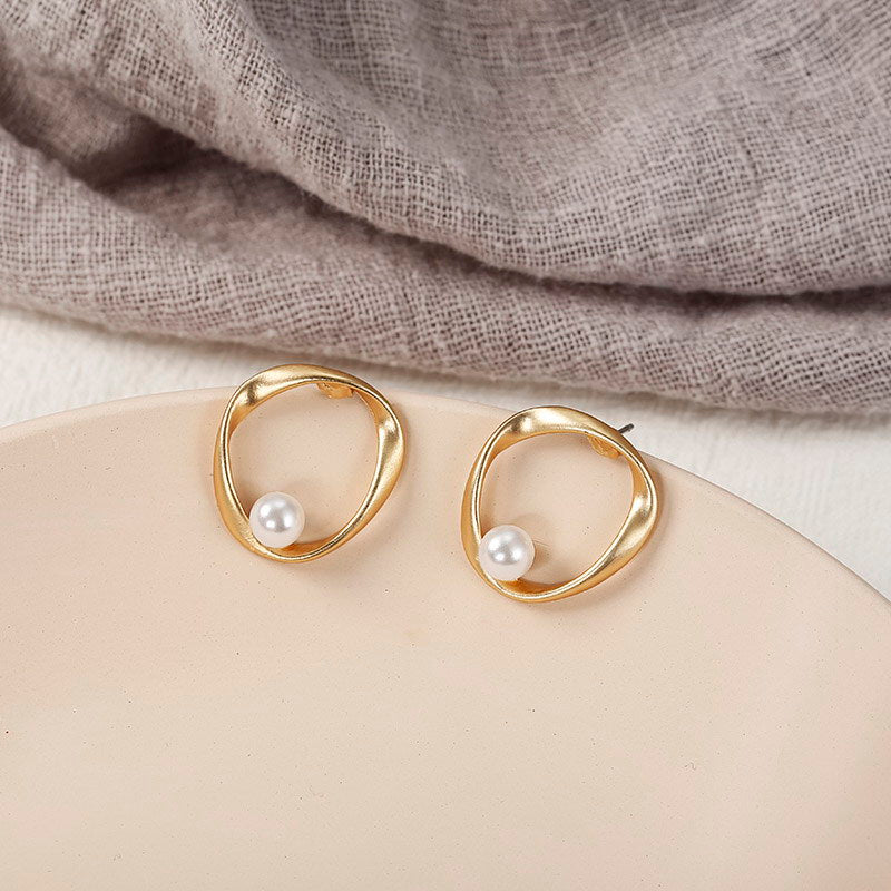 Personality Irregular Round Pearl Earrings