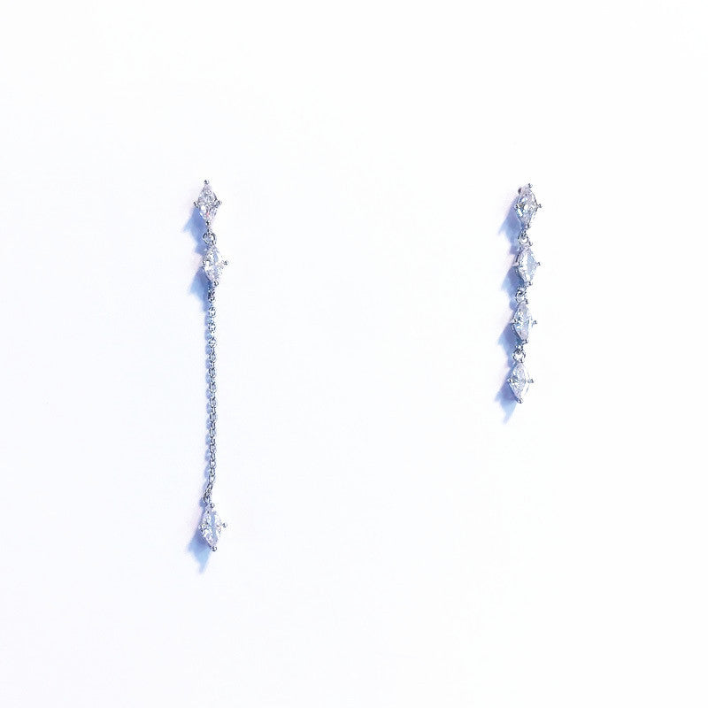 Water droplets asymmetric earrings