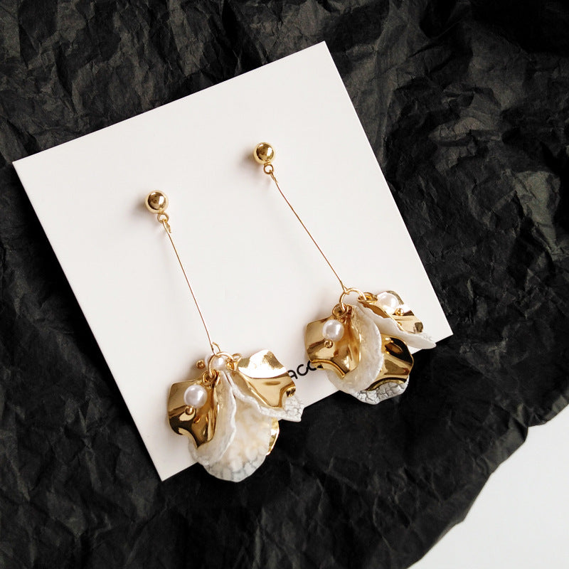 Pearl shell flower earrings